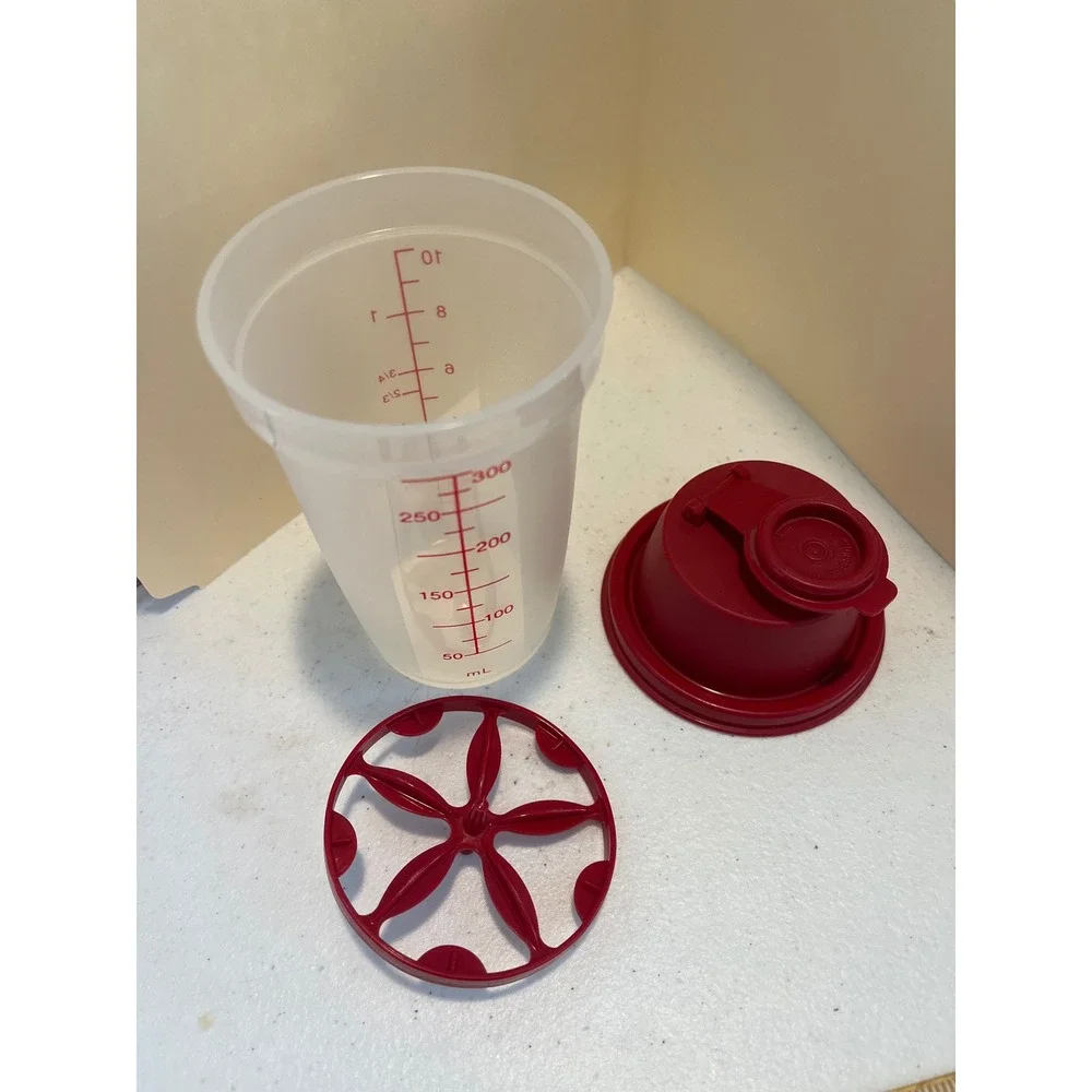Tupperware Quick Shake Container 12oz Cranberry Red Gravy Salad Dressing Mixer